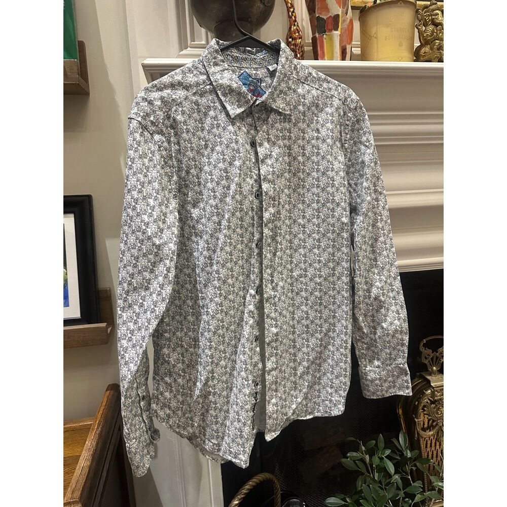 Robert Graham — Skull & Rose All-Over Print | Size Medium | White/Black